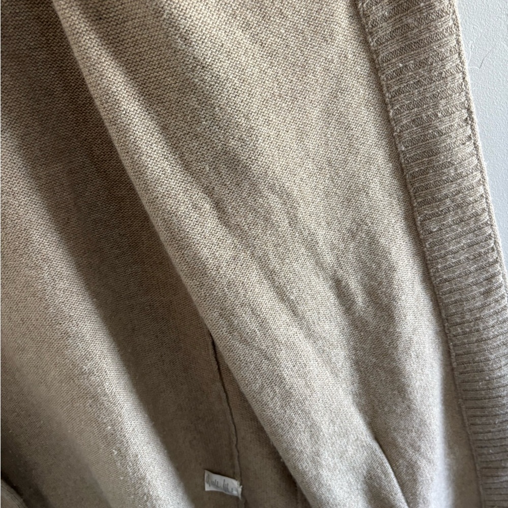 Stunning VINCE Alpaca, Wool and Cashmere Camel Short-Sleeve Cardigan Sweater (L) - Picture 7 of 10